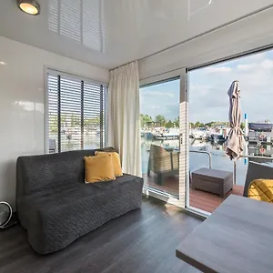 Vakantiehuis Boatlodge Antigua, Maastricht